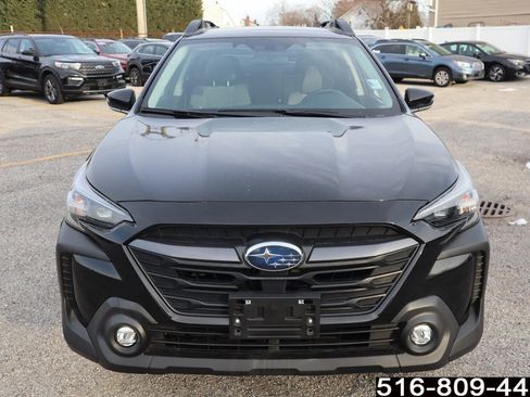 Used 2023 Subaru Outback Premium image 2