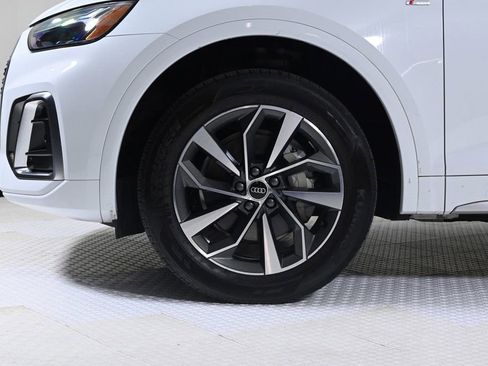 Used 2024 Audi Q3 2.0T Premium w/ Convenience Package image 23