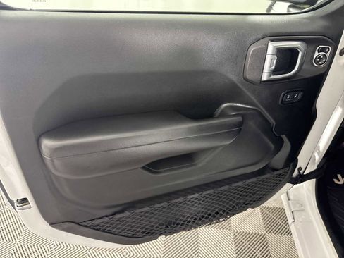 Used 2018 Jeep Wrangler Unlimited Sport S AWD/4WD image 8