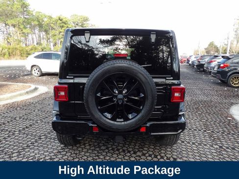 Used 2021 Jeep Wrangler Unlimited Sahara image 7