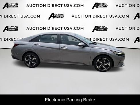 Used 2023 Hyundai Elantra SEL w/ Convenience Package FWD image 8