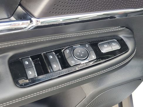 New 2026 Lincoln Corsair Premiere image 10