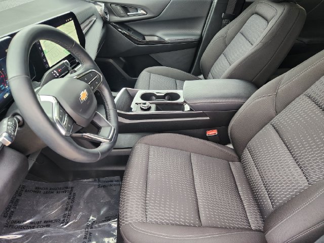 Used 2026 Chevrolet Equinox LT FWD image 4