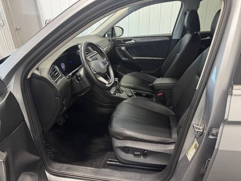 Used 2023 Volkswagen Tiguan SE AWD/4WD image 8