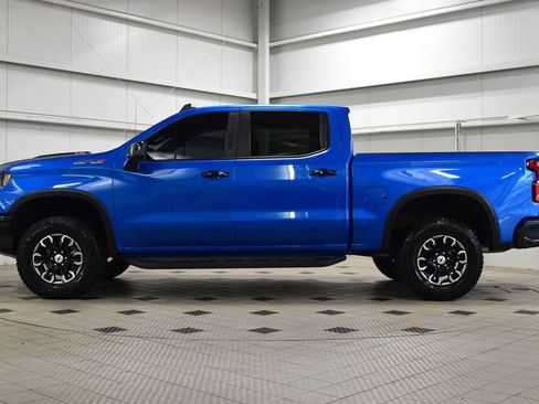 Used 2022 Chevrolet Silverado 1500 ZR2 w/ Technology Package AWD/4WD image 4