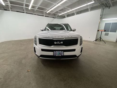 Used 2022 Kia Telluride EX w/ EX Premium Package image 9
