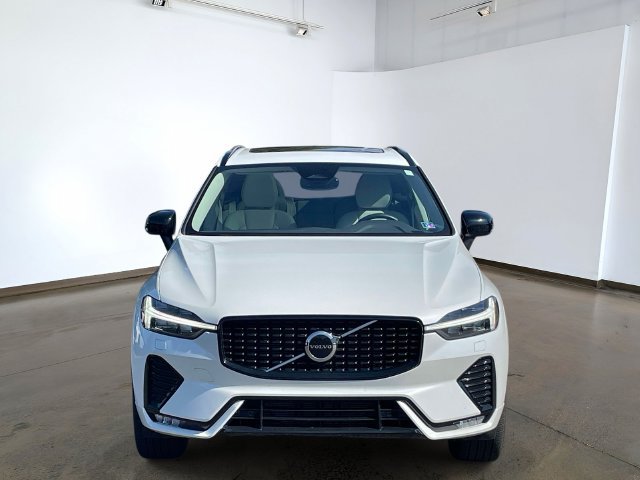 Used 2024 Volvo XC60 B5 Core w/ Climate Package AWD/4WD image 2