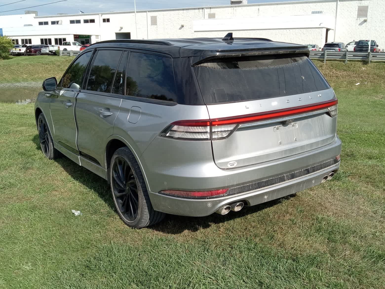 Used 2023 Lincoln Aviator Reserve w/ Jet Package AWD/4WD image 5