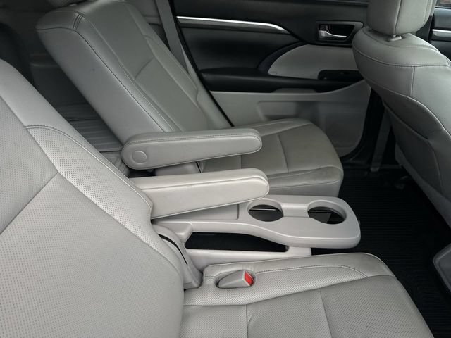 Used 2018 Toyota Highlander Limited Platinum AWD/4WD image 29