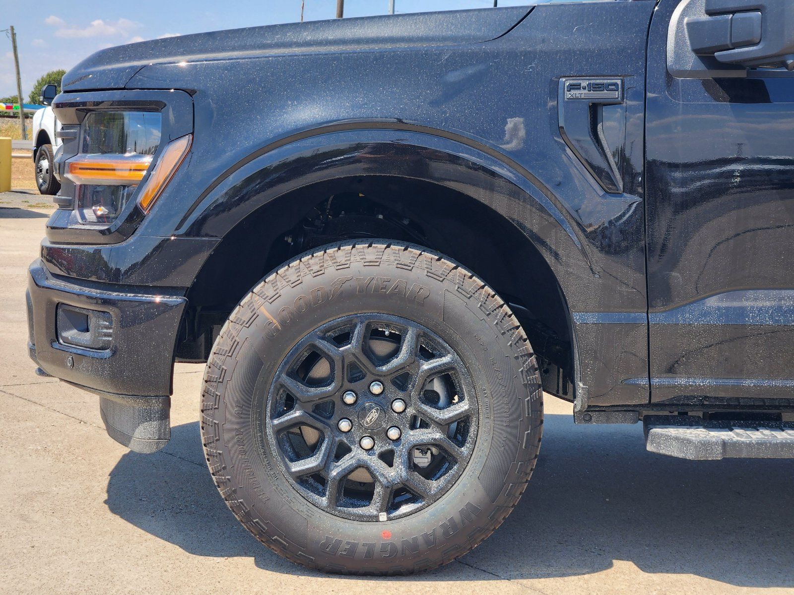 New 2026 Ford F150 XLT w/ Equipment Group 302A MID AWD/4WD image 9