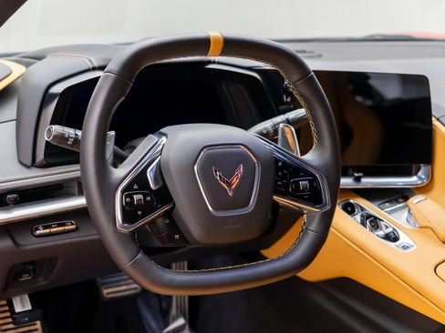 Used 2022 Chevrolet Corvette Stingray Preferred Cpe w/ Z51 Performance Package RWD image 10