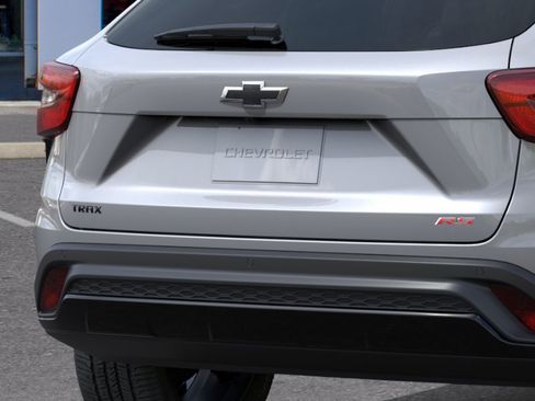 New 2026 Chevrolet Trax RS w/ Sunroof Package FWD image 14