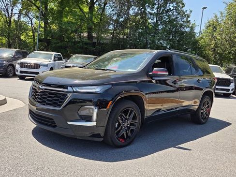 Used 2023 Chevrolet Traverse Premier w/ Redline Edition AWD/4WD image 3