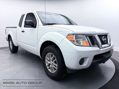 Used 2019 Nissan Frontier SV RWD image 1