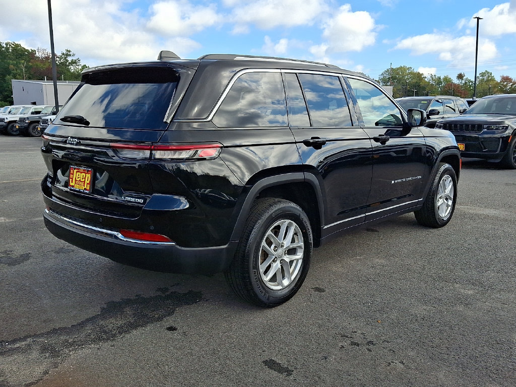 Certified 2023 Jeep Grand Cherokee Laredo X AWD/4WD image 6