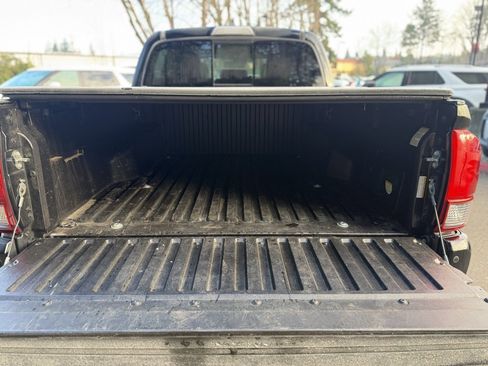 Used 2019 Toyota Tacoma TRD Off-Road image 5