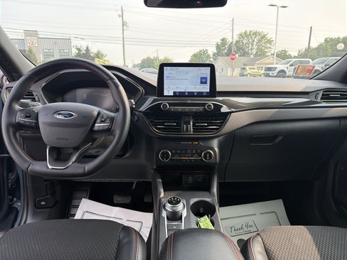 Certified 2025 Ford Escape ST-Line Select AWD/4WD image 17