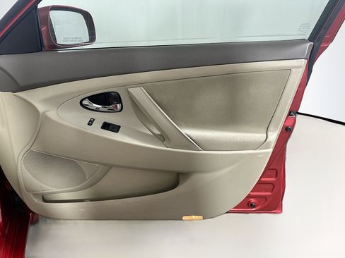 Used 2009 Toyota Camry LE image 28