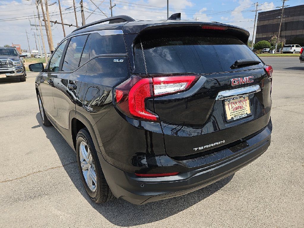 Used 2023 GMC Terrain SLE w/ Driver Convenience Package FWD image 5