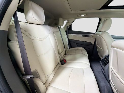 Used 2018 Cadillac XT5 Luxury w/ Driver Awareness Package FWD image 30