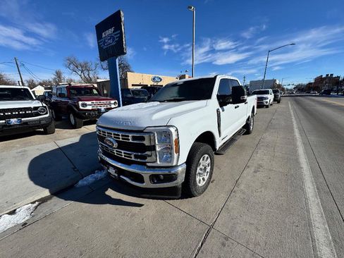 Used 2024 Ford F250 XLT image 1