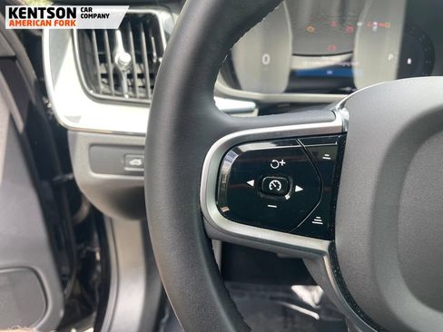 Used 2025 Volvo XC60 B5 Plus AWD/4WD image 18