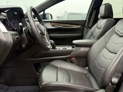 Used 2023 Cadillac XT5 Premium Luxury w/ Platinum Package AWD/4WD image 12