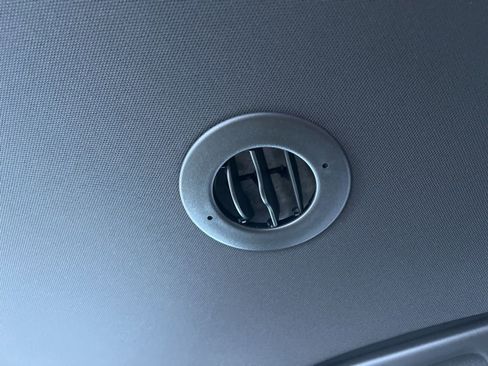 Used 2023 Chevrolet Traverse LS image 28