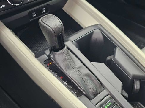 Used 2023 Honda Accord EX image 31