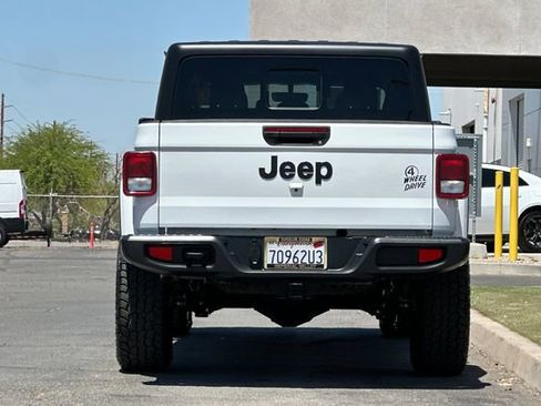 Used 2023 Jeep Gladiator Mojave AWD/4WD image 4