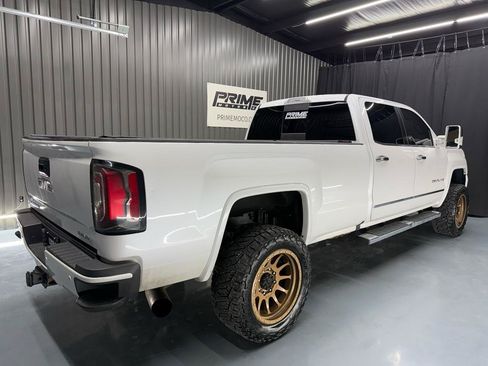 Used 2018 GMC Sierra 3500 Denali w/ Duramax Plus Package AWD/4WD image 3