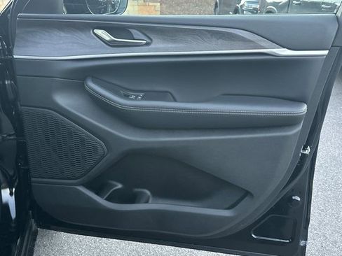 New 2026 Jeep Grand Cherokee Altitude image 15