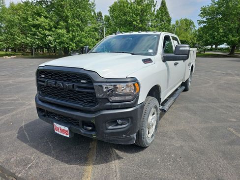 Used 2024 RAM 2500 Tradesman w/ Snow Chief Group AWD/4WD image 2
