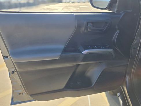 Used 2022 Toyota Tacoma SR5 RWD image 19