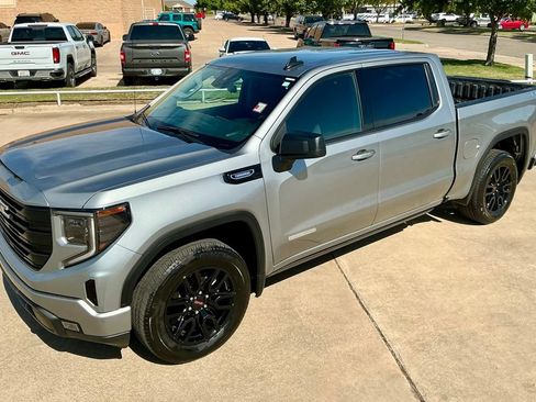 Used 2025 GMC Sierra 1500 Elevation AWD/4WD image 5