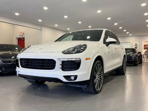 Used 2017 Porsche Cayenne S Platinum w/ Premium Package Plus (Pjy) AWD/4WD image 3