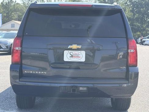Used 2019 Chevrolet Suburban LT RWD image 8