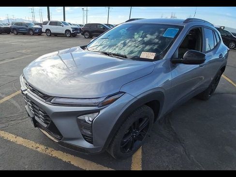 Used 2024 Chevrolet Trax ACTIV w/ Driver Confidence Package image 3