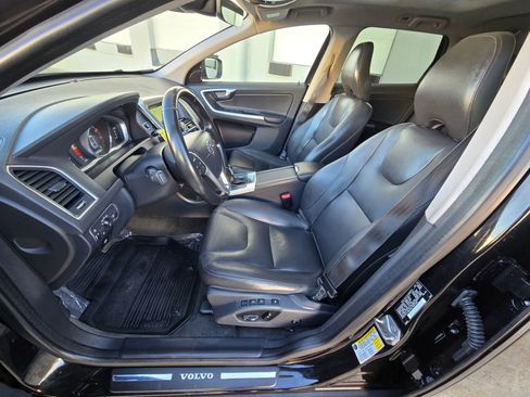 Used 2016 Volvo XC60 T5 Premier image 12