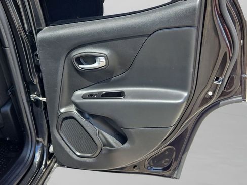 Used 2023 Jeep Renegade Latitude w/ Premium Group image 20