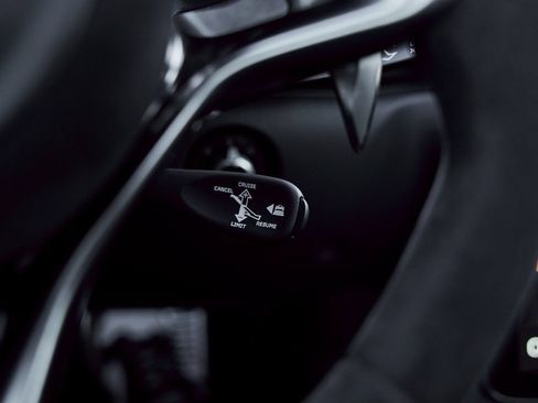 Used 2023 McLaren Artura RWD image 57