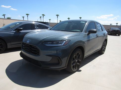 Used 2024 Honda HR-V Sport image 1