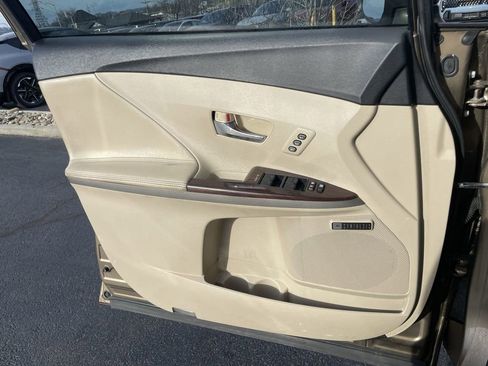 Used 2013 Toyota Venza XLE w/ XLE Premium Pkg image 19