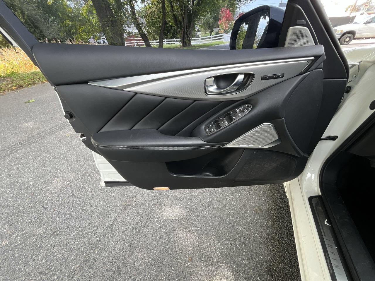 Used 2023 INFINITI Q50 Luxe w/ Cargo Package AWD/4WD image 3