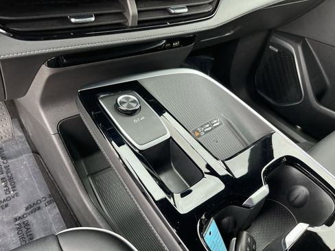 Used 2025 Buick Enclave Preferred image 24