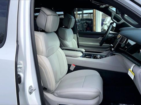 New 2026 Jeep Grand Wagoneer Summit w/ Rear Seat Video Group I image 26