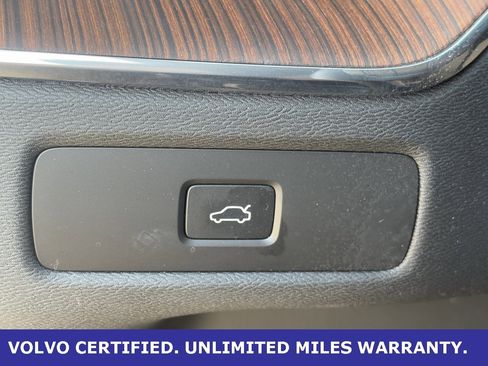 Certified 2023 Volvo XC60 B5 Ultimate w/ Protection Package image 18