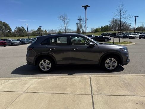 Used 2023 Honda HR-V LX image 5