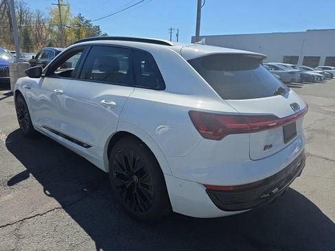 Used 2024 Audi Q8 e-tron Prestige w/ Prestige Package AWD/4WD image 2