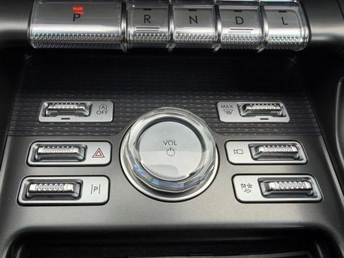 Used 2024 Lincoln Nautilus Reserve w/ Equipment Group 203A AWD/4WD image 25